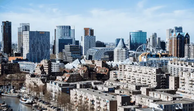 Aanzicht van Rotterdam voor interview Huub Wieleman Woonstad Rotterdam